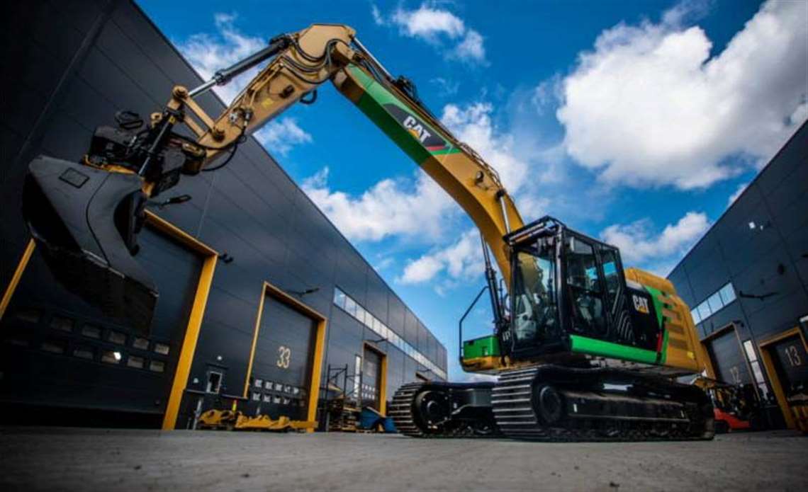 battery electric excavator