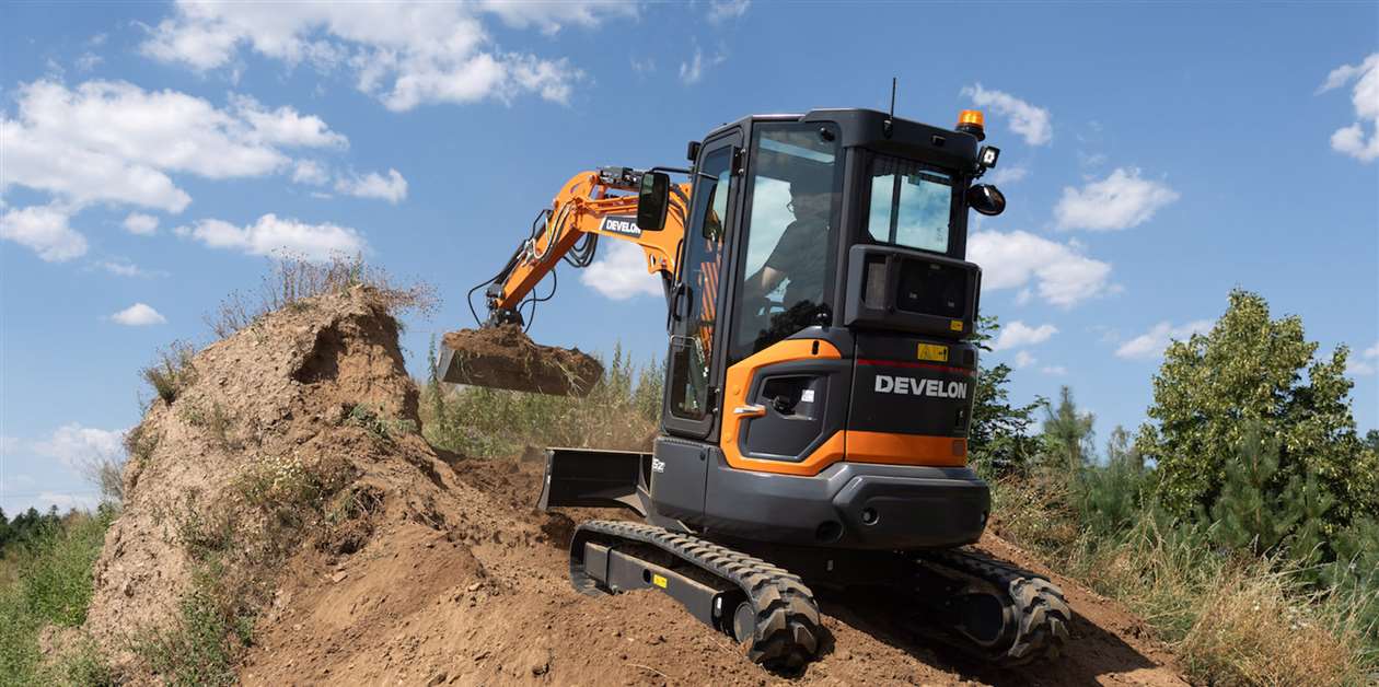 Develon introduces updated DX35Z-7 mini excavator