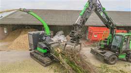 Venturi side loader on the Ufkes Greentec 962