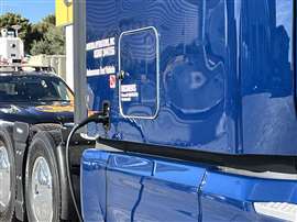Carregamento de caminhão elétrico classe 8