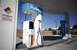 Shell hydrogen filling station in Torrence, California