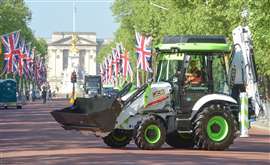 On The Mall - JCB's hydrogen digger