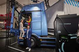 Daimler Truck, DHL and hylane sign electric truck partnership agreement