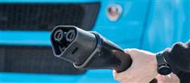 MCS charging connector