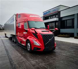 Volvo VNL com pintura Averitt