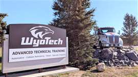 Entrada al campus de capacitación técnica de WyoTech