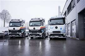 Caminhões Actros 600 rumo às lojas Lidl na Áustria