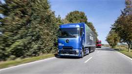 Mercedes Benz Trucks amplía su red de producción europea.