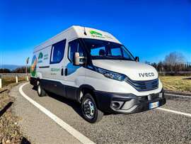 Iveco eDaily fitted with dynamic inductive charging system