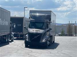 Caminhão de transporte regional Volvo VNR