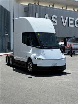 Tesla Semi na ACT Expo 2026