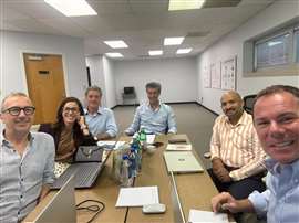 Membros da equipe no novo escritório da Carraro em Charlotte