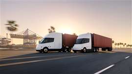 Versions américaines des versions à cabine standard et à cabine allongée du camion électrique Semi