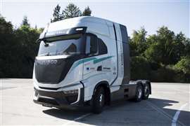 Iveco S-eWay HD Lkw ausgestattet mit einem Wasserstoff-Brennstoffzellensystem der dritten Generation von Toyota