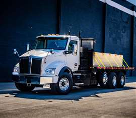 Kenworth T880E all-electric vocational truck