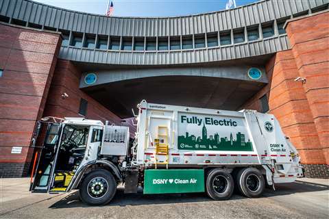 Mack LR Electric refuse truck