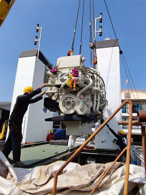 Cummins marine engine