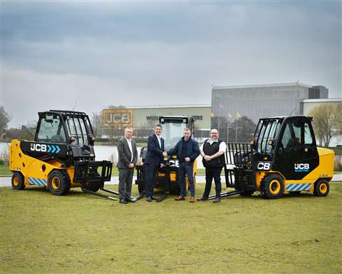 Left to right: JCB UK Sales Manager, Darren Brookes, JCB UK Sales Director, Steve Smith, EMR’s Regional Commercial Manager, Giles Mogg and Gunn JCB Waste & Key Account Manager, Mark Slaymaker.